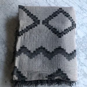 Wilfred reversible blanket scarf